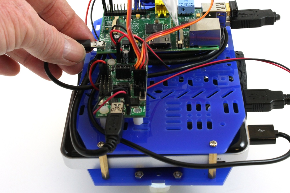 Connecting the iEP387 USB Power Bank to the Robot